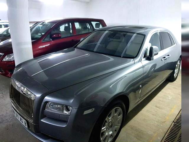 नीरव मोदी और उनकी कंपनियों की 9 लग्ज़री कारें जब्&zwj;त