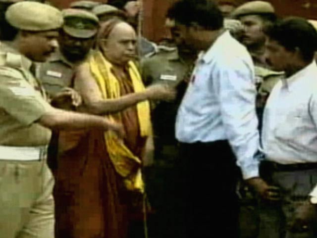 कांची मठ के शंकराचार्य जयेन्‍द्र सरस्‍वती का निधन