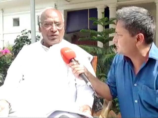 Videos : लोकपाल समिति की बैठक में नहीं गए कांग्रेस नेता मल्लिकार्जुन खड़गे