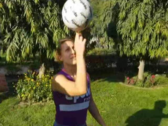 Video : Girls Who Can Do Anything With A Football