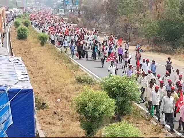 सिंटी सेंटर : दिल्ली में कारोबारियों से मिले केजरीवाल, अपनी मांगों को लेकर मुंबई से ठाणे पहुंचे 35,000 किसान