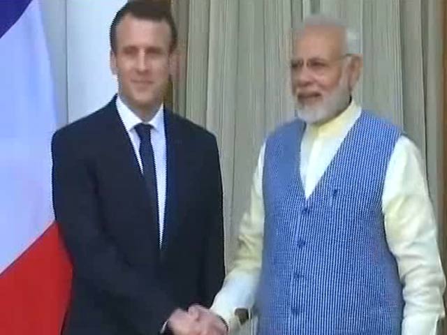Videos : फ्रांस के राष्ट्रपति इमैनुअल मैक्रों भारत दौरे पर