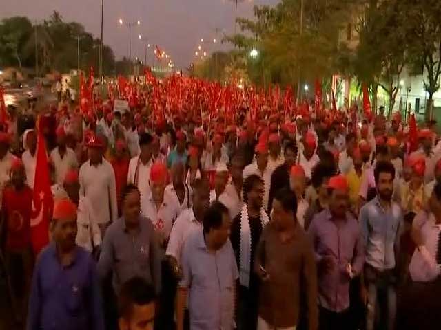 Video : 50,000 Farmers In Mumbai Plan Overnight March Before Showdown Tomorrow
