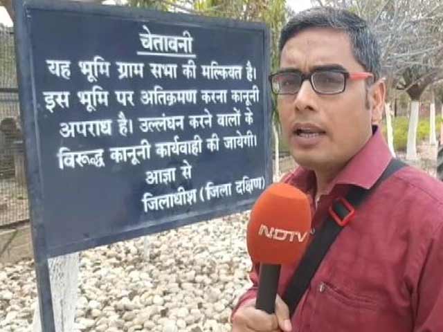 दिल्ली: अवैध कब्जे पर चला बुलडोजर