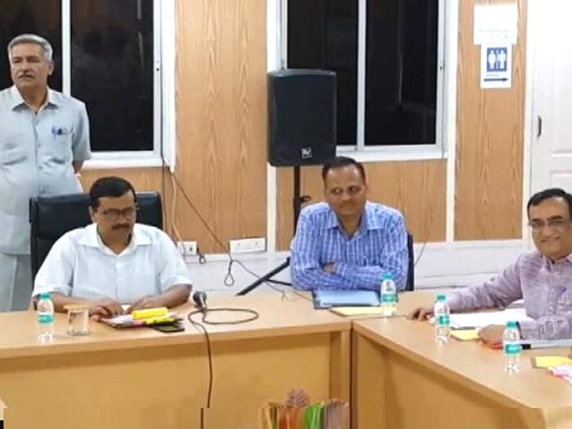 Video : विक्रम मजीठिया से माफी मांग अपनों के बीच फंसे सीएम केजरीवाल