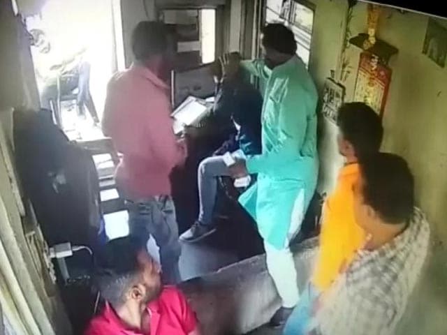 Video : Rajasthan BJP Lawmaker Slaps Toll Booth Worker. Video Goes Viral