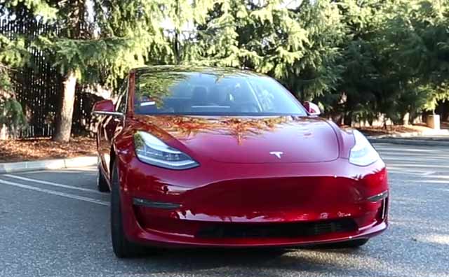 Video : Tesla Model 3 First Look: India Exclusive