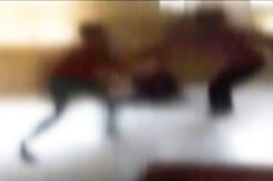 यूपी के इटावा में बच्चों की बेरहमी से पिटाई, केयरटेकर गिरफ्तार यूपी के इटावा में बच्चों की बेरहमी से पिटाई, केयरटेकर गिरफ्तार