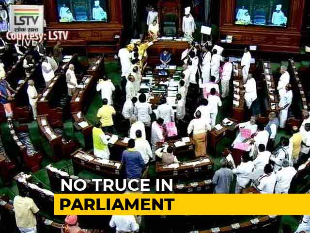 Video : Chandrababu Naidu Visits Parliament, Meets Opposition Leaders