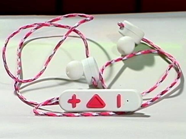 Market Watch: Cool Earphones and Phones