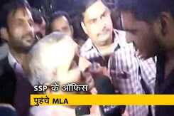 उन्नाव गैंगरेप मामला : बीजेपी MLA का सरेंडर 'ड्रामा' उन्नाव गैंगरेप मामला : बीजेपी MLA का सरेंडर 'ड्रामा'