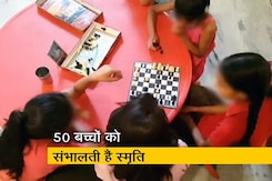 HIV पॉजिटिव बच्चों का 'फेथ', दकियानूस सोच से लड़ती स्मृति... HIV पॉजिटिव बच्चों का 'फेथ', दकियानूस सोच से लड़ती स्मृति...