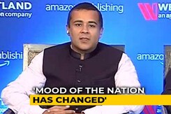 Chetan Bhagat's Own Poll On PM Modi; Says 2019 No Slam Dunk For BJP Chetan Bhagat's Own Poll On PM Modi; Says 2019 No Slam Dunk For BJP