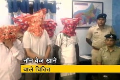 कोलकाता में होलसेल चिकेन आउटलेट पर छापा, डीप फ़्रीज़र से निकला सड़ा माल कोलकाता में होलसेल चिकेन आउटलेट पर छापा, डीप फ़्रीज़र से निकला सड़ा माल
