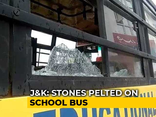 Video : Stones Thrown At School Bus With 50 Children In Kashmir, 2 Students Hurt