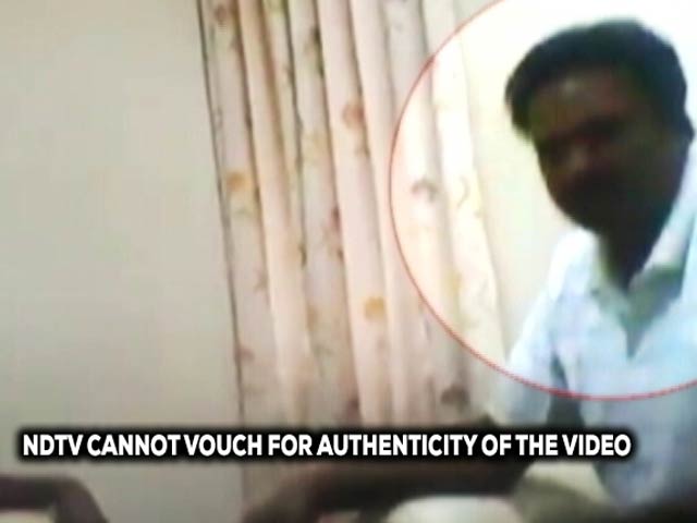 Video : As Karnataka Campaign Ends, Congress Drops 'Bribery' Bomb. Fake News, Says BJP