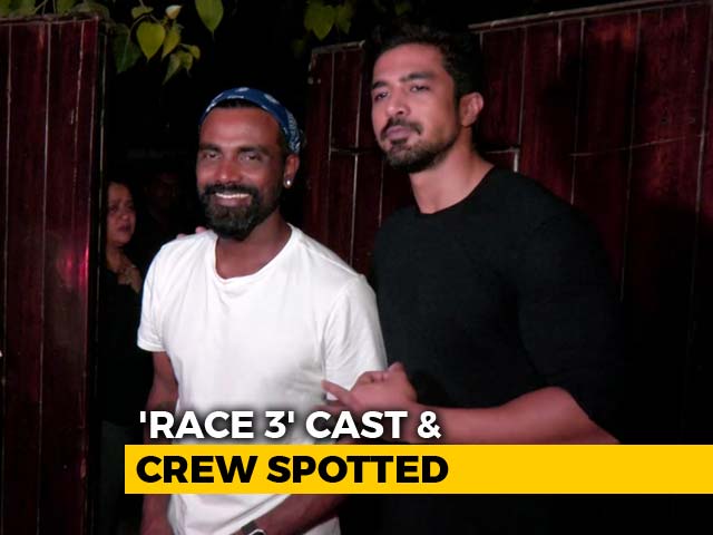 Video : <i>Race 3</i> Cast & Crew Spotted At Salman Khan's House