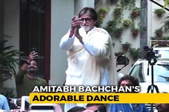 Watch! Amitabh Bachchan's Adorable Dance For His Fans Outside Jalsa Watch! Amitabh Bachchan's Adorable Dance For His Fans Outside Jalsa