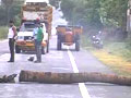 Video : Roads to Tirupati blocked as part of anti-Telangana state protests