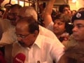 Video : Oil Minister Moily rides the metro for austerity drive