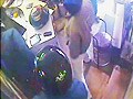 Videos : कैमरे में कैद : दिल्ली की दुकान में दिनदहाड़े लाखों की लूट