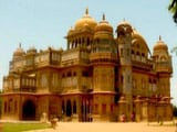Video: Follow The Star Visits Vijaya Vilas Palace