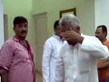 Videos : बुलंदशहर में सपा के दो गुटों में जमकर मारपीट