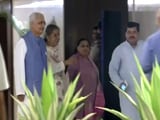 Videos : नेताओं की इफ्तार पार्टी