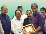 Videos : डीएमए ने किया रवीश कुमार को सम्मानित