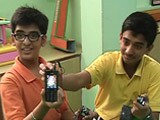 Videos : दिल्ली के स्कूली छात्रों ने बनाया वॉकी मोबाइल चार्जर