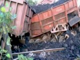 Videos : झारखंड : बरकाकाना के पास नक्सलियों ने रेलवे ट्रैक उड़ाया