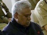 Videos : नींद के मारे सीबीआई प्रमुख, पीएम के संबोधन के दौरान लेते रहे झपकी