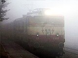 Videos : दिल्ली-एनसीआर में घना कोहरा, हवाई, रेल यातायात पर बुरा असर