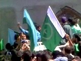 Videos : अलगाववादी नेता गिलानी की रैली में फिर लगे पाकिस्तान समर्थक नारे, झंडा भी लहराया