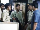 Videos : मुंबई : थाने में ASI ने इंस्पेक्टर को मारी गोली, फिर खुद की ली जान