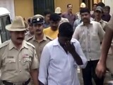Videos : डकैती के आरोप में आंध्र प्रदेश पुलिस के तीन कांस्टेबल गिरफ्तार