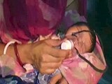 Videos : अस्पतालों ने नहीं किया 9 दिन की बच्ची का इलाज