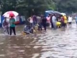Video: Local Residents Help BMC Staff in Waterlogged Mumbai