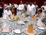 Videos : सोनिया गांधी की इफ़्तार पार्टी में नहीं शामिल हुआ कोई सपा नेता