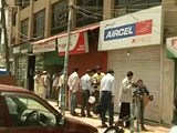 Video : Grenades Target Vodafone and Aircel Shops in Srinagar
