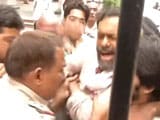 Video : Yogendra Yadav Alleges 'Brutal Assault' by Cops, Gets Arvind Kejriwal's Support