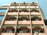 Videos : दिल्ली की नाबालिग लड़की से जयपुर के होटल में कथित गैंगरेप