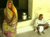 Videos : मध्यप्रदेश के इस गांव में ससुर ने अपनी बहु के लिए बनवाया शौचालय