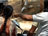 Videos : मुंबई में चेन चोरों ने छीना चैन