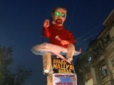 Videos : मुंबई में होलिका की जगह विजय माल्या का पुतला किया गया दहन