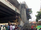 Videos : लखनऊ : निर्माणाधीन मेट्रो पिलर का एक हिस्सा गिरा, 3 घायल