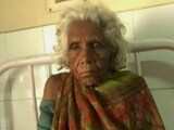 Videos : मदर्स डे के दिन बीमार बूढ़ी मां को अस्पताल के बाहर लावारिस छोड़ा