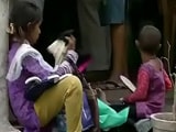 Videos : दिल्ली - CP के रेस्त्रां में इन बच्चों को अंदर आने से रोका गया..