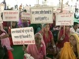 Video : राजस्थान में उठी मांग - सिर्फ़ वादों से नहीं चलेगा काम, सरकारी कर्मचारियों की जवाबदेही तय हो