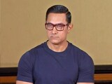 Videos : आमिर खान ने खुद को 'वेटर' बताने के बाद मांगी माफी